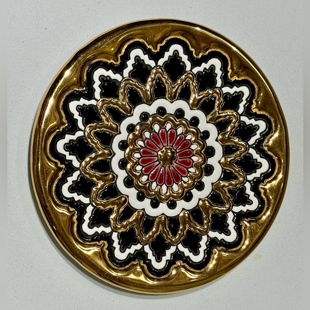 CEARCO Handcrafted Ceramic Plate in 24k Gold Accents